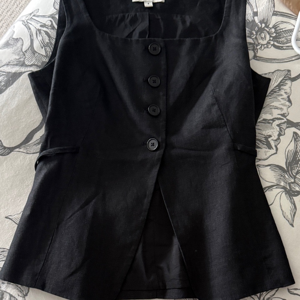 Banana Republic Linen  Black Sleeveless Button Front Fitted Top